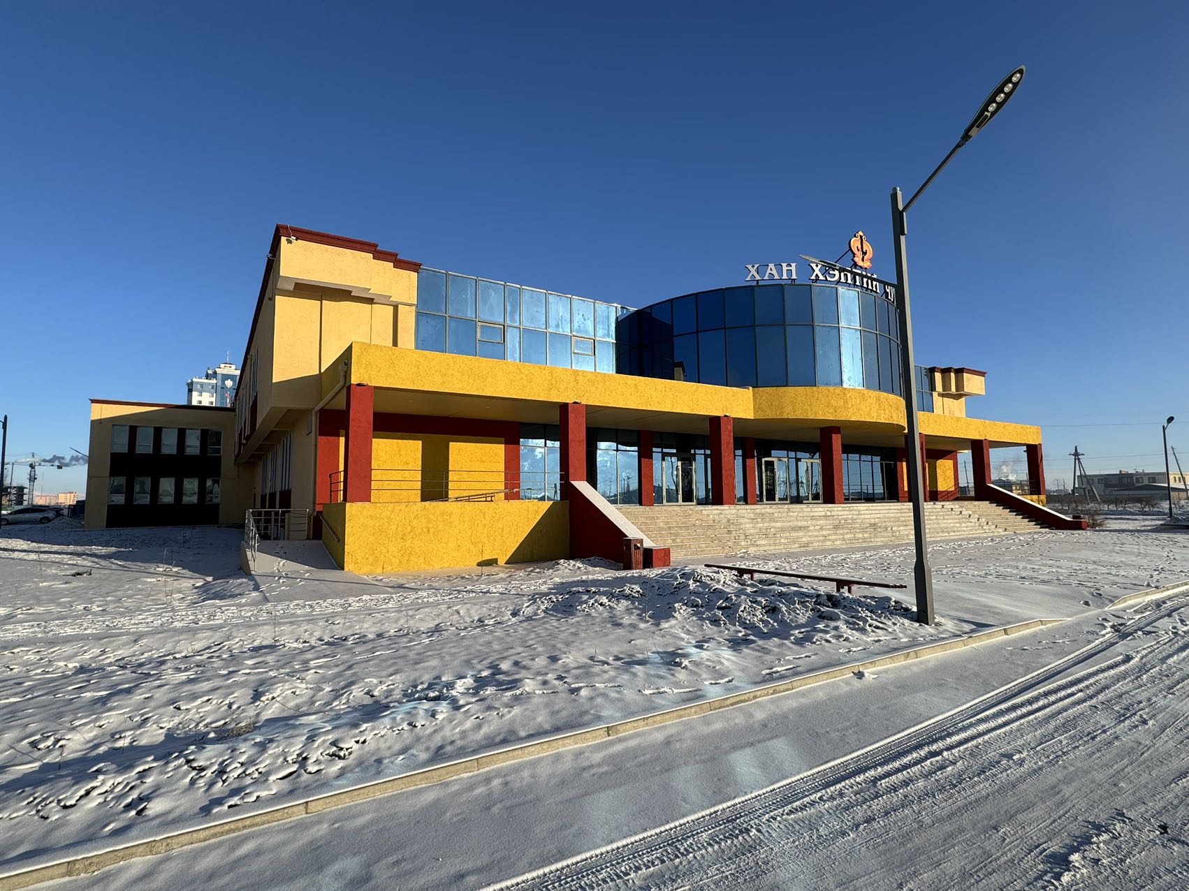 蒙古國(guó)-肯特會(huì)議中心劇院——舞臺(tái)機(jī)械、燈光、音響、LED屏